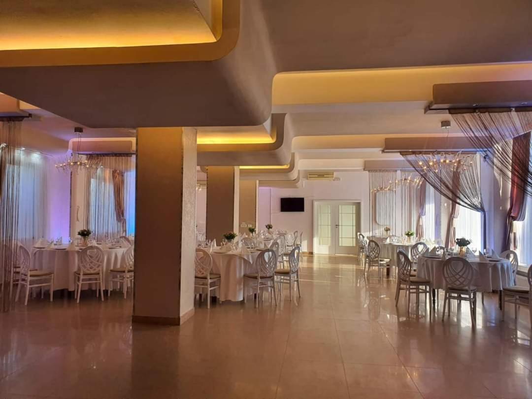Hotel Dumbrava Rupea Bagian luar foto